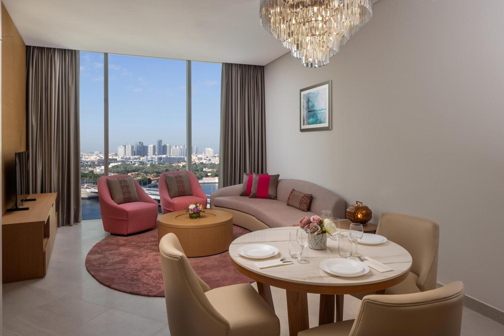 Hilton Dubai Creek Hotel & Residences Екстер'єр фото