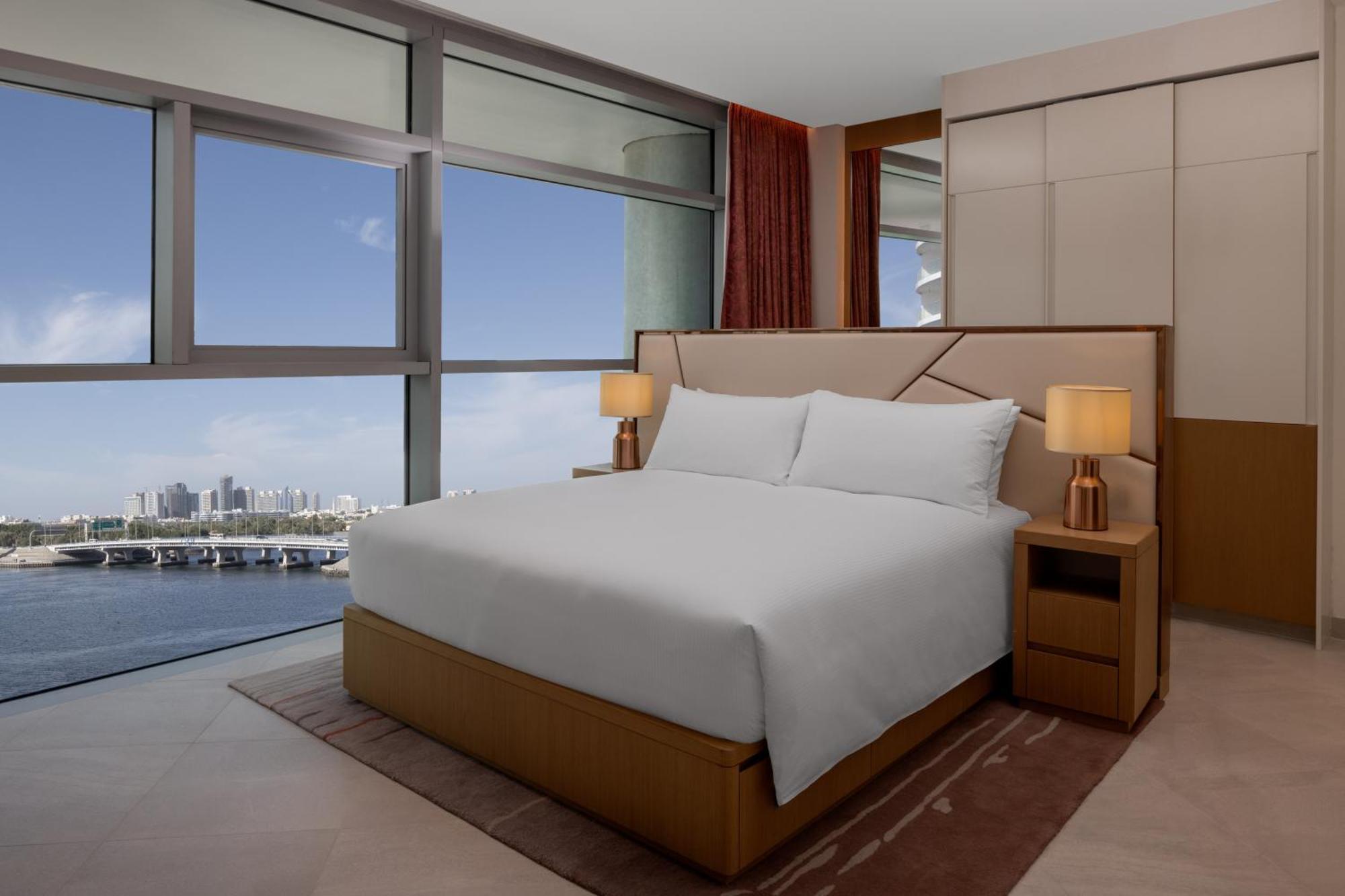 Hilton Dubai Creek Hotel & Residences Екстер'єр фото